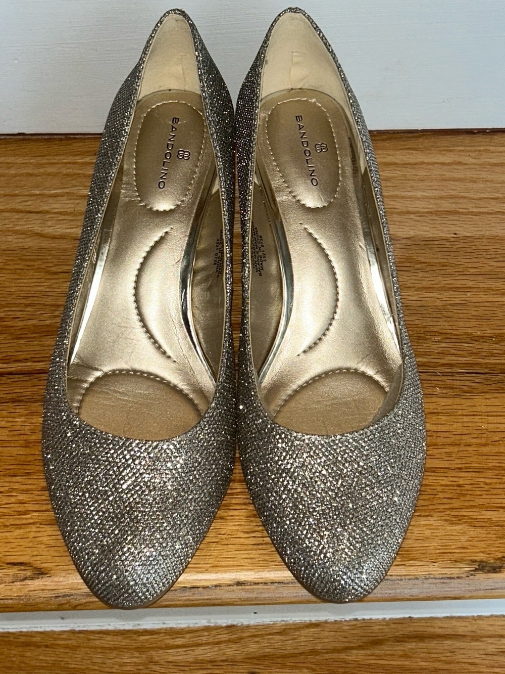 NWOT Bandolino Sparkling Silver Glitter Pointed Flats